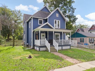 115 W 4th St