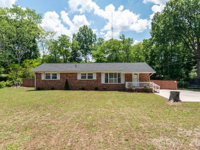 1121 Rembrandt Dr SW