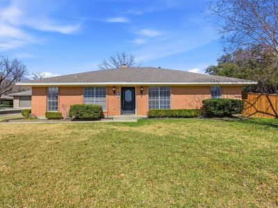 2401 E Windsor Dr