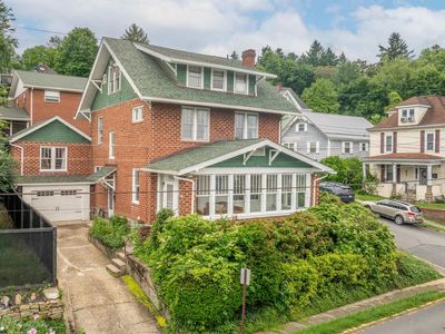 46 Maple Ave
