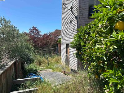 Property at 729 26th St, Oakland, CA