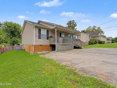 3910 Oakland Dr