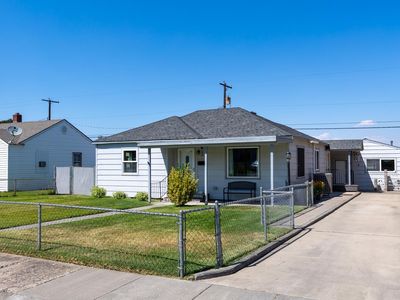 733 E 4th Ave