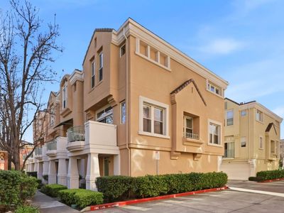 141 Huntington Ct