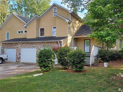 2401 Chauncey Ln SW