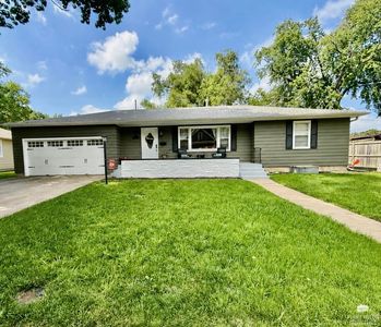 106 NW 11th St