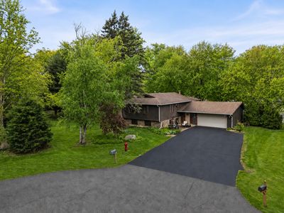Property at 2 Faro Ct, Oswego, IL