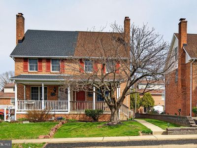 1007 E Walnut St