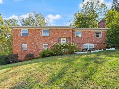 915 Oakland Court