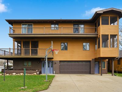 1749-55 Golf Course Blvd