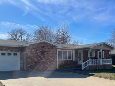 310 East Carnes Street