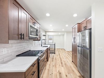 612 Lynn Rd SW