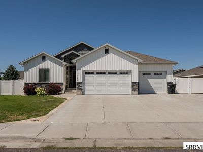 1102 Diamond Dr