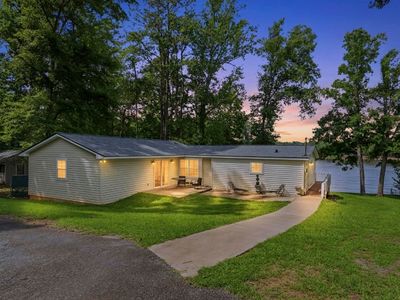 243 Thomas Dr