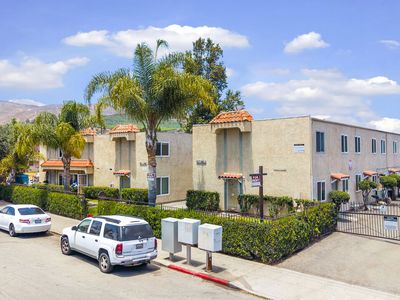 401 W Ramona St