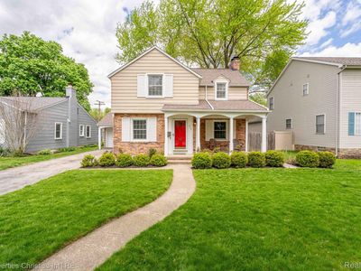 919 E Lincoln Ave