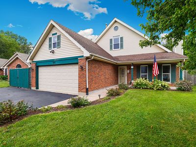 Property at 340 Homewood Dr, Bolingbrook, IL