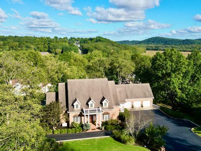 2 Watch Hill Dr