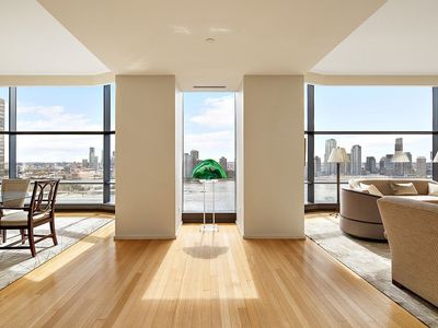 50 United Nations Plz APT 21B