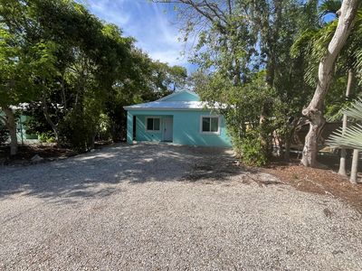 639 Cabrera St