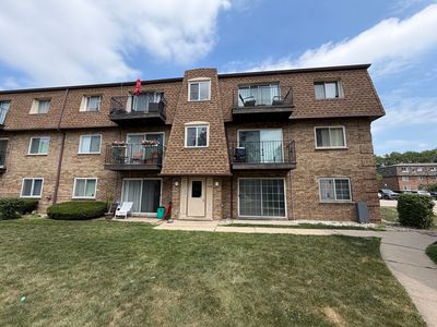9428 Bay Colony Dr APT 1S
