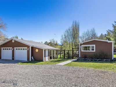 16 Orion Way