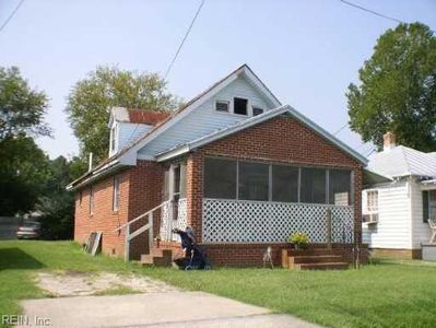 115 Lewis Ave