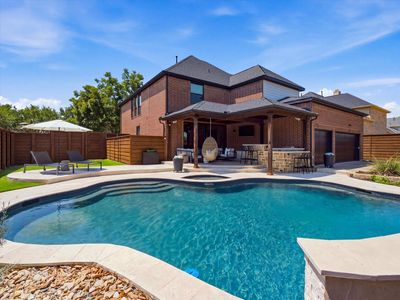 1392 Crockett Dr