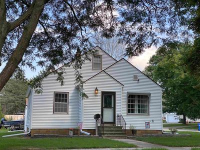 910 Cedar St