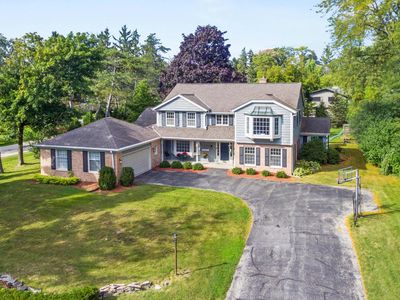 1100 East Donges COURT