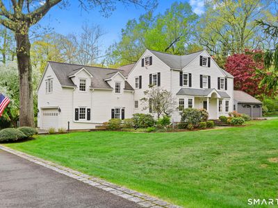 49 Weed Avenue