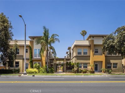 431 N Los Robles Ave Unit 2
