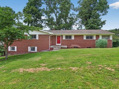 678 Dogwood Ln