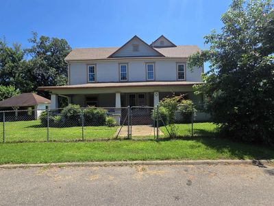811 W Wallace Ave