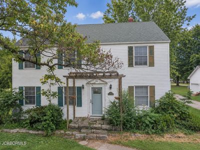 1211 E Main St