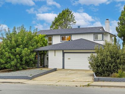 27947 Edgecliff Way