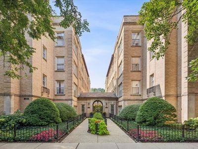 1733 W Balmoral Ave APT 3A