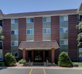 Property at 1030 S Fernandez Ave APT 1T, Arlington Heights, IL