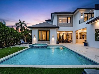 264 8th AVE S
