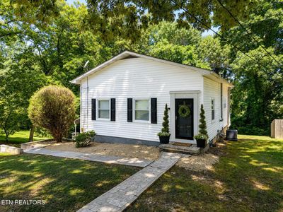1209 Forest Ave