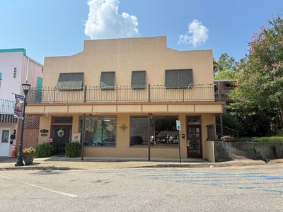 108 Wilson Ave W
