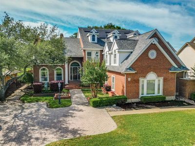 32 Victoria Dr