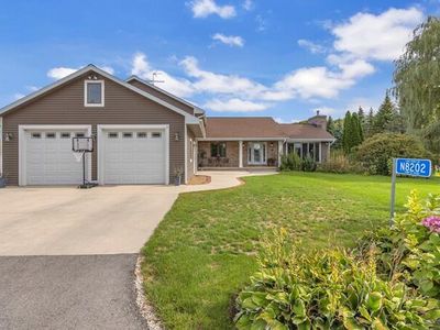 N8202 Lake View CIRCLE