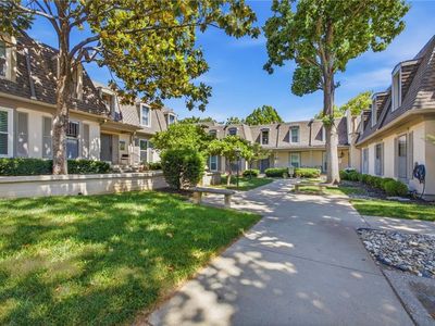 10704 Glenwood St APT E