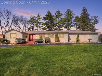 4886 Beacon Hill Dr