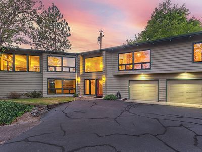 500 NW Woodson Dr