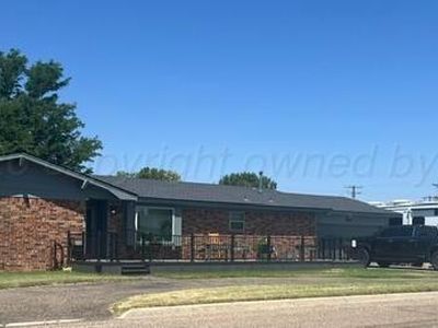 Property at 312 S Dahlia St, Booker, TX