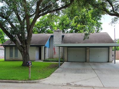 1704 Redwood Cir