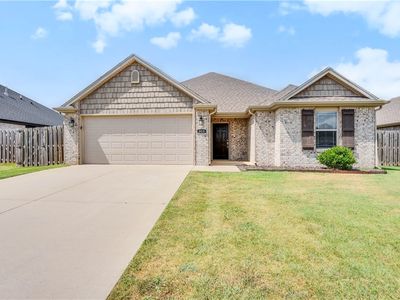 910 Sassafras Ln