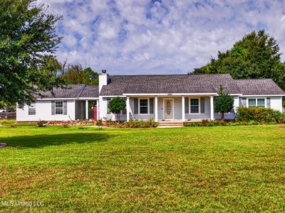 5547 Paula Dr